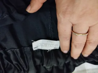 Falda negra con fruncido