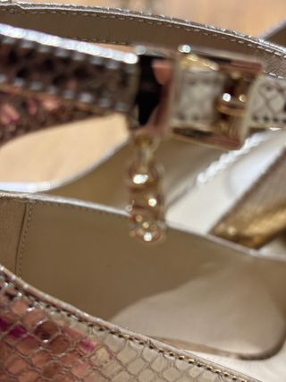 Zapatos Michael Kors Dorados Talla 38.5