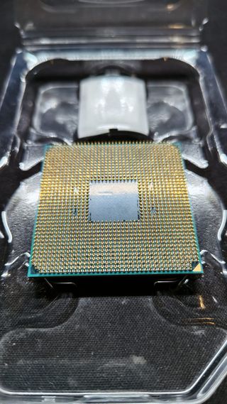 AMD Ryzen 5 5600G con disipador