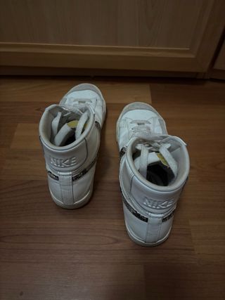 Nike Blazer Mid Talla 38 Serpiente