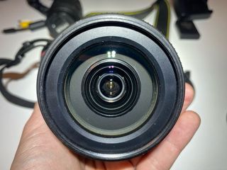 Nikon D3200 + 2 objetivos y accesorios