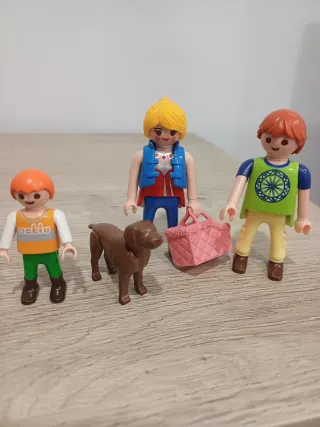 Playmobil Familia con Perro y Cesta