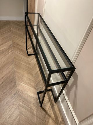 Consola de hierro negra con cristal