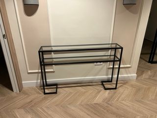 Consola de hierro negra con cristal