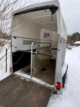 Remolque caballos Humbaur