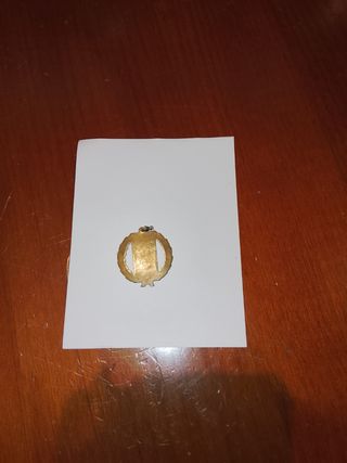 Medalla al mérito de estudio dorada
