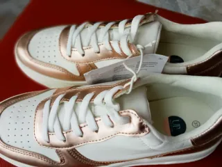 Zapatillas Mujer Oro y Blanco Talla 37