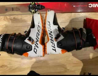 Esquís de travesía Atomic 78 Botas dynafit 27