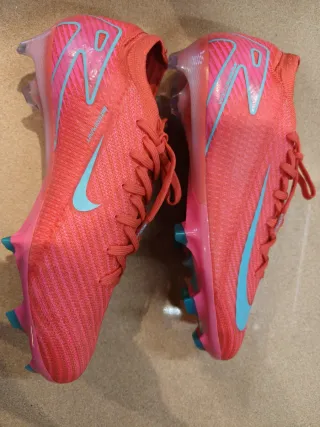 Botas de fútbol Nike Mercurial Rojas y Turquesa