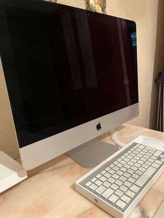 iMac 21.5” (Late 2013) + Teclado y Ratón