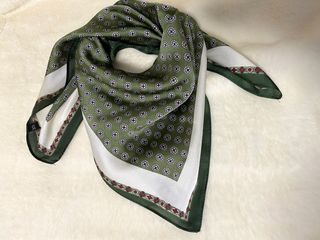 Pañuelo estampado mujer