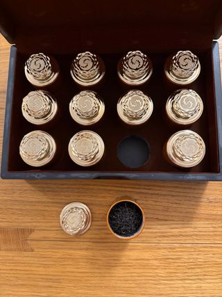 Scatola con 12 Tè Nero Cinese. Nuovo