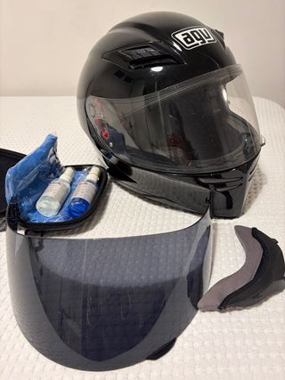 Casco Moto AGV Negro + Accesorios