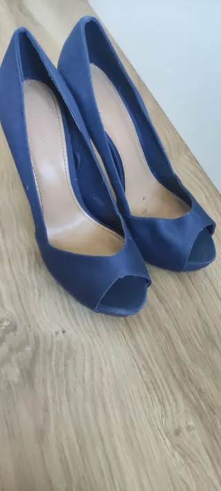 Zapatos de tacón azul