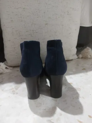 Botines piel azul. Talla 37.