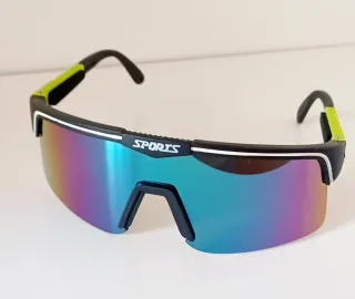 Gafas de sol deportivas vintage.