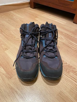 Botas de montaña impermeables