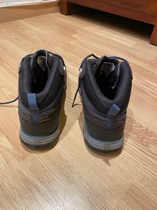 Botas de montaña impermeables
