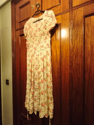 2 Vestidos Verano floreado y color burdeos