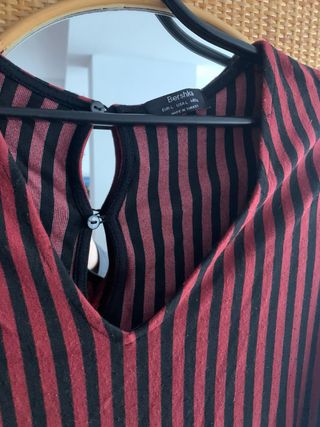 Mono Bershka rayas rojo y negro