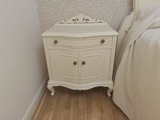 Testiera e comodini da letto