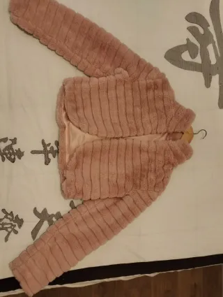 Abrigo corto pelo rosa