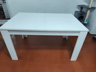 Mesa de comedor blanca