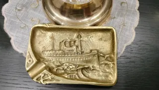 Cenicero náutico de bronce