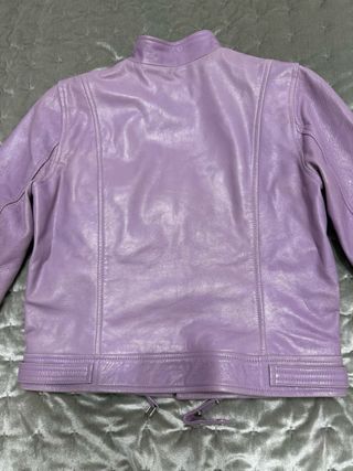 Cazadora cuero morada talla S