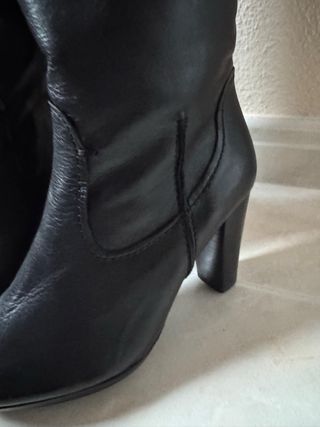 Botas altas de cuero negras “Pedro Miralles”