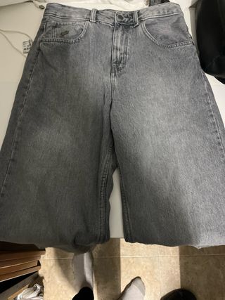 Pantalones vaqueros grises anchos