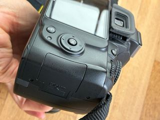 Cámara Nikon D300 + Objetivo 18-55mm