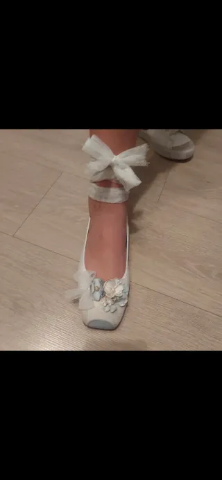 Zapatos comunión blancos con lazo