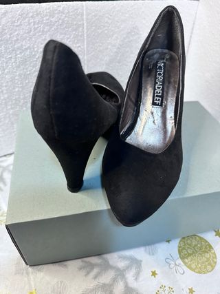 Tacones negros Victoria Delef