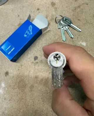 Bombín Tesa 35x45mm + 3 llaves