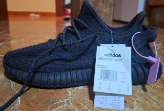 Adidas Yeezy 350 v2 Negro