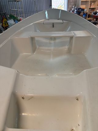 Barco marca  3,60.  motor Yamaha 13,5 CV.