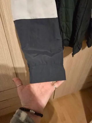 Chaqueta de frío con bloques de color