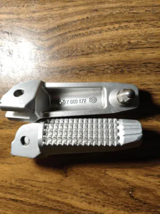 Estriberas BMW K1300R Delanteras Originales