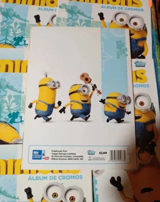 500 sobres cromos Minions + 6 álbumes