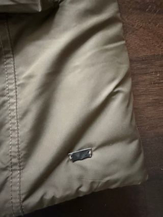 Abrigo Levi's verde militar sin estrenar