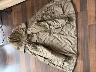 Abrigo Levi's verde militar sin estrenar