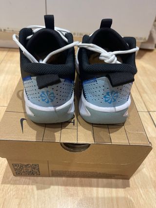 Zapatillas Nike Niños Talla 38 Negras y Azules