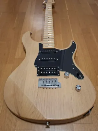 Giitarra Eléctrica Yamaha Pacifica