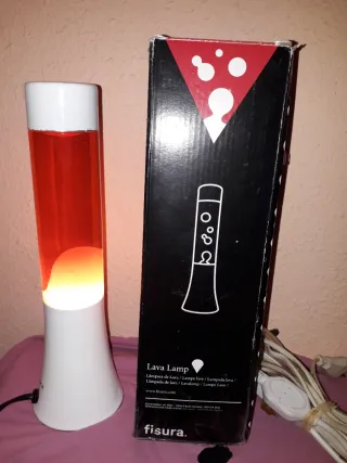 Lámpara de lava roja y blanca