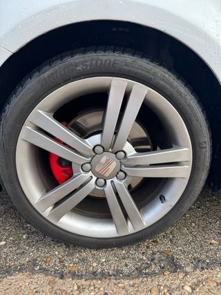 Llantas Seat FR 18 pulgadas con neumáticos