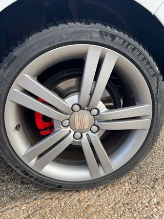 Llantas Seat FR 18 pulgadas con neumáticos