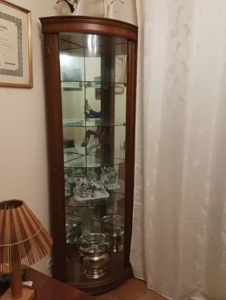 Vitrina Esquinera Madera y Cristal