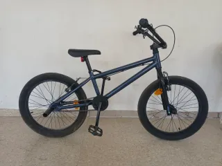 Bicicleta BMX para niño
