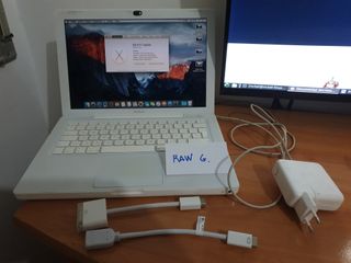 MacBook Blanco 2009 + eMac G4 1GHz 2003